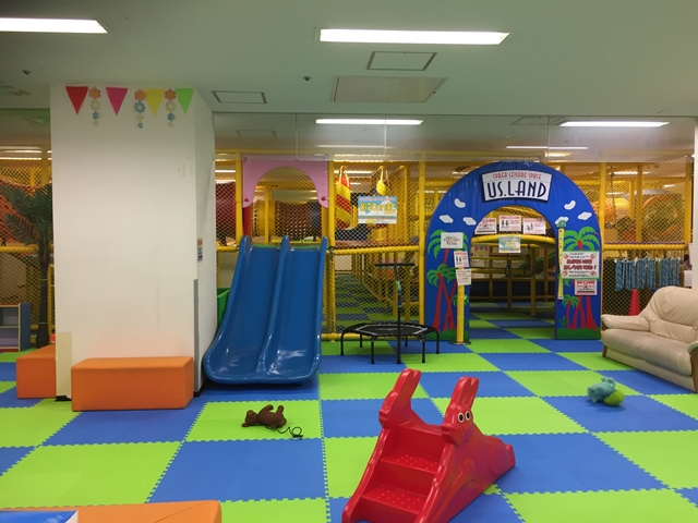 Kid's US.LANDセルバ甲南山手店は雨の日に子連れで遊ぶには最適のスポットです。